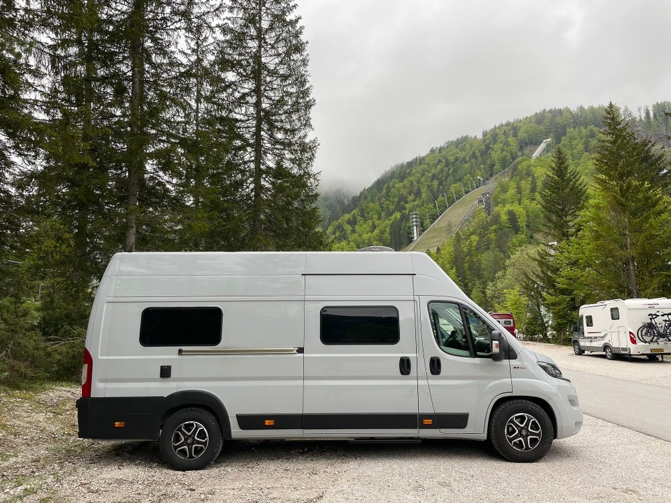 Slowenien - Rateče Planica - Guten Morgen - direkt an der Skisprung Schanze genächtigt ohne zum Überflieger zu werden 