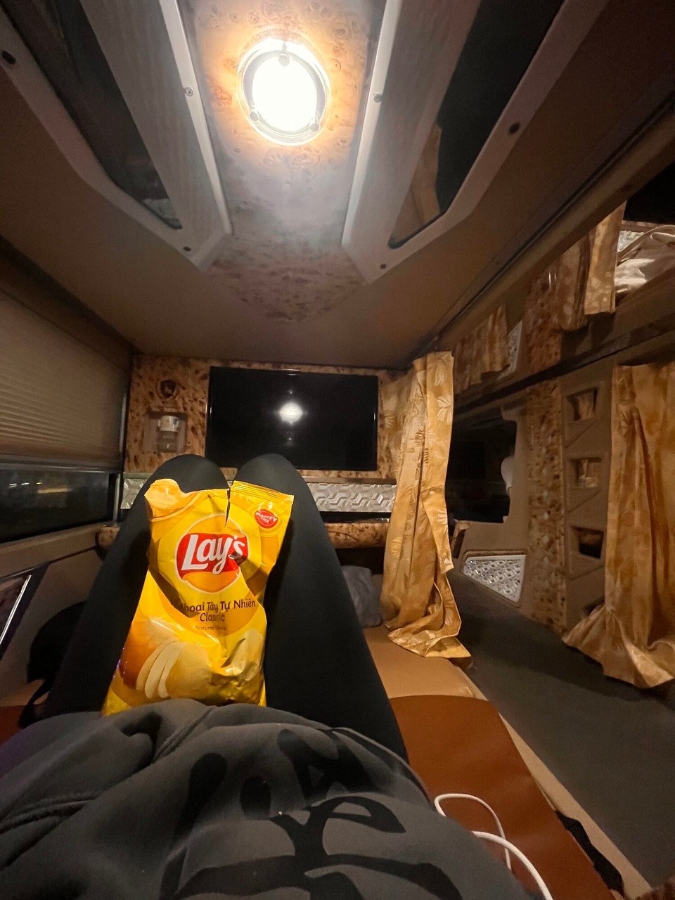 Vietnam - Hanoi - Sleeper bus to Hi Giang, managed to sleep pretty much through this one the whole way. Checked into the hostel at 3am & everyone gets some more sleep before the early start tomorrow morning 