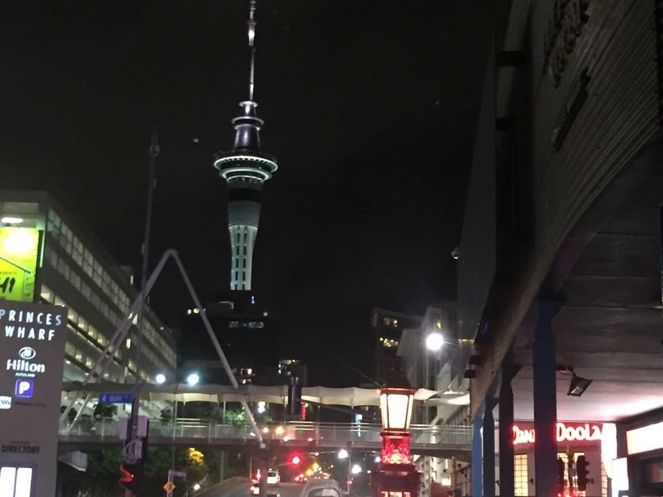 Neuseeland - Auckland - Sky Tower bei Nacht