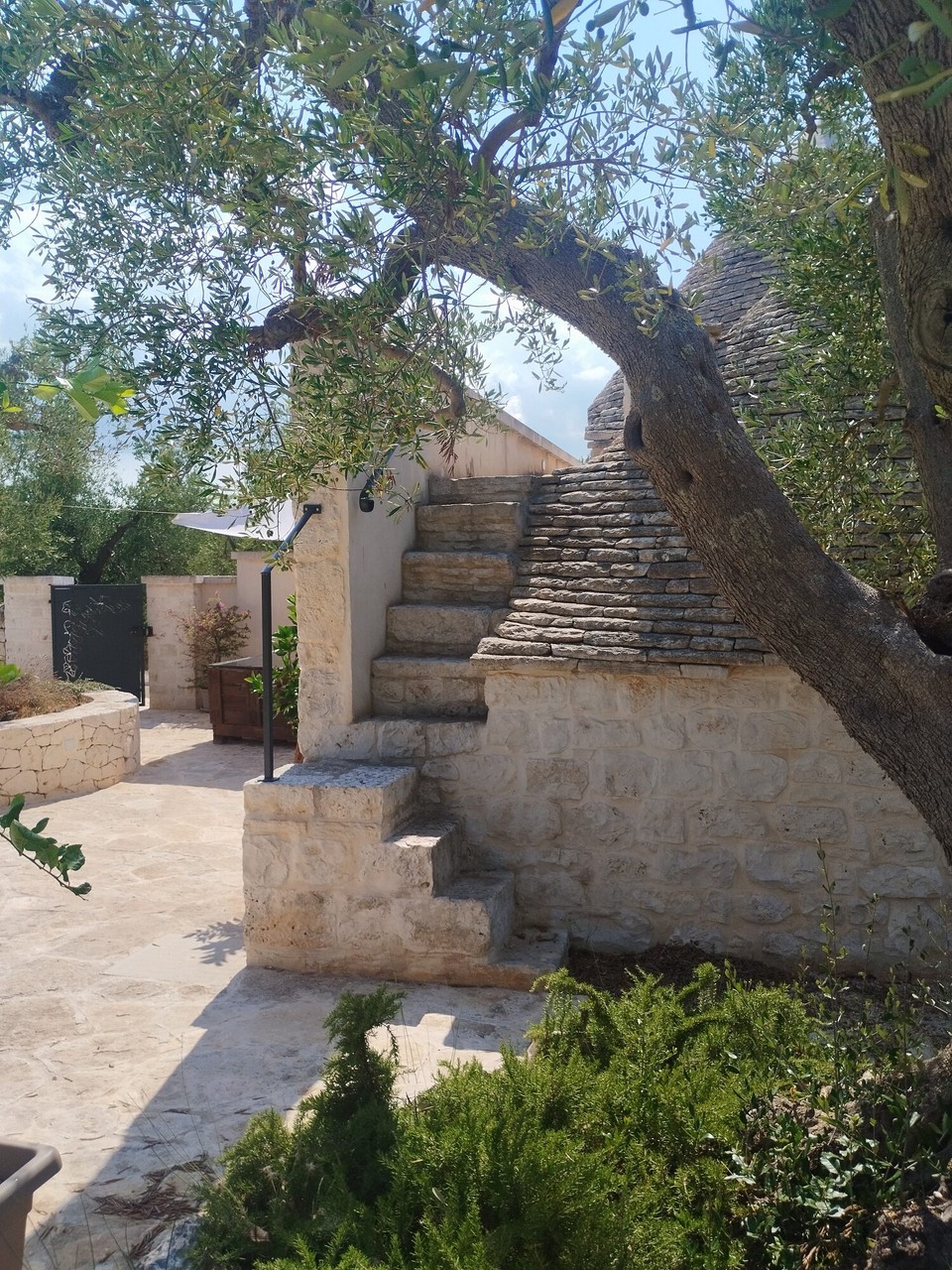 Italien - Alberobello - Und aufs Dach kann man auch für einen schönen Ausblick 😁