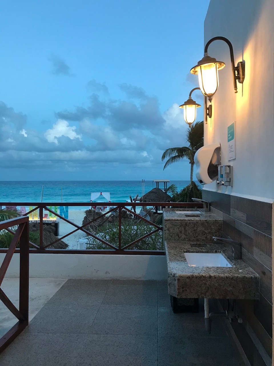 Mexiko - Cancún - Bad im Freien