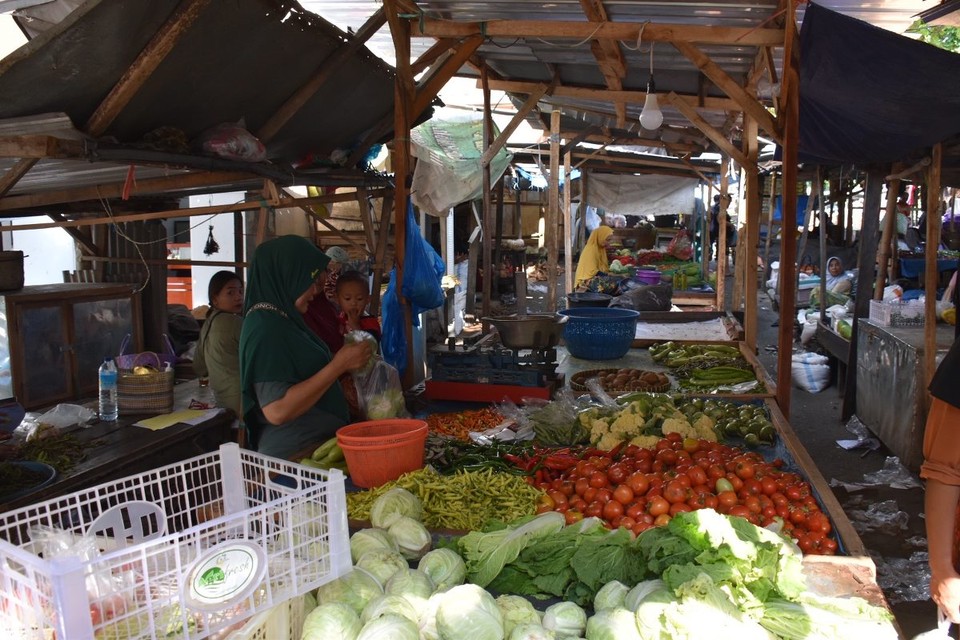 Indonesien - Kabupaten Lombok Timur - Heute ging unsere Tour Richtung Nord Osten, erster Stop ein einheimischer Markt.