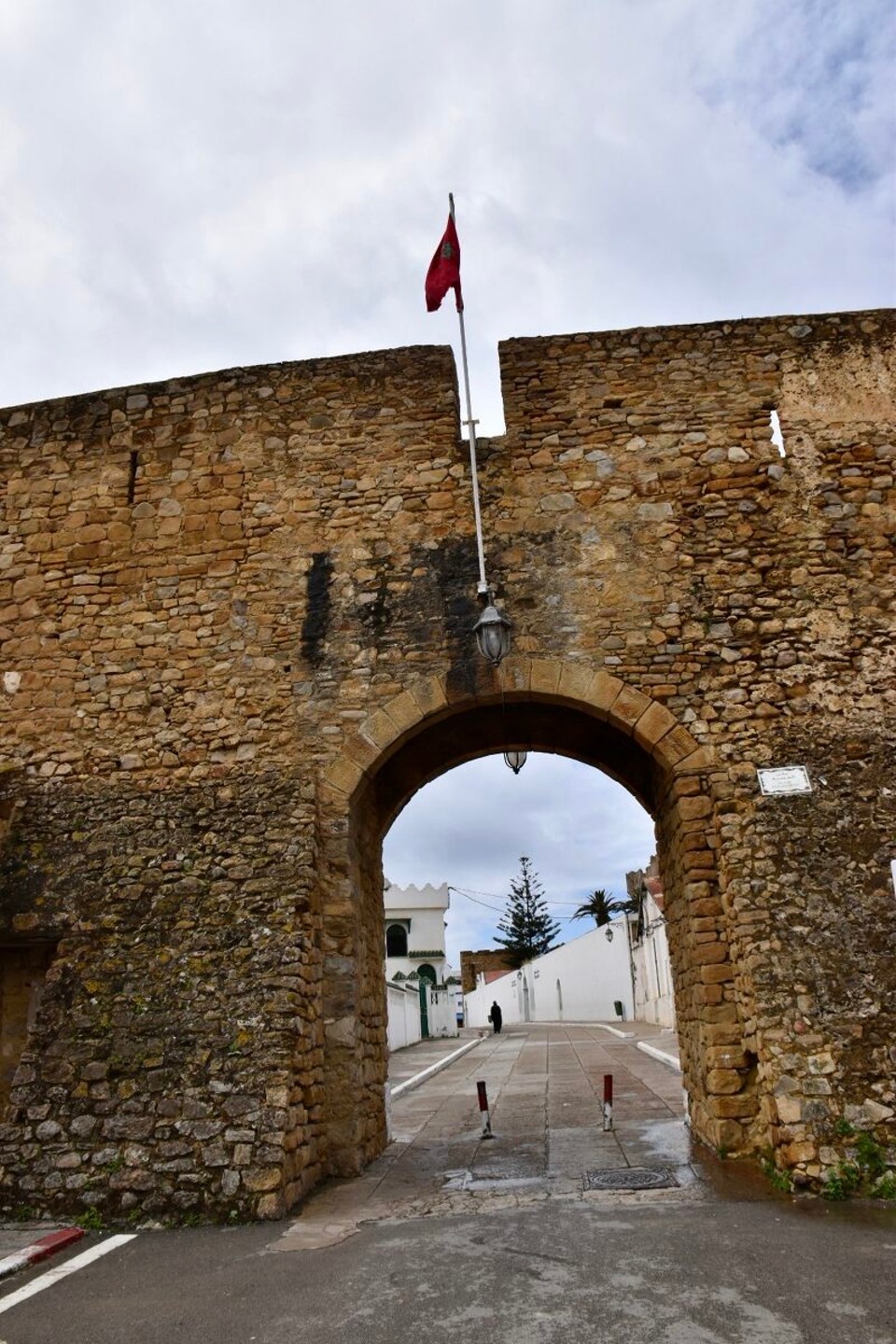 Marokko - Tangier - Die Mauer, die die Medina umgibt, wurde im 15. Jahrhundert von Alfonso V. von Portugal errichtet. Sie hat mehrere Tore.
