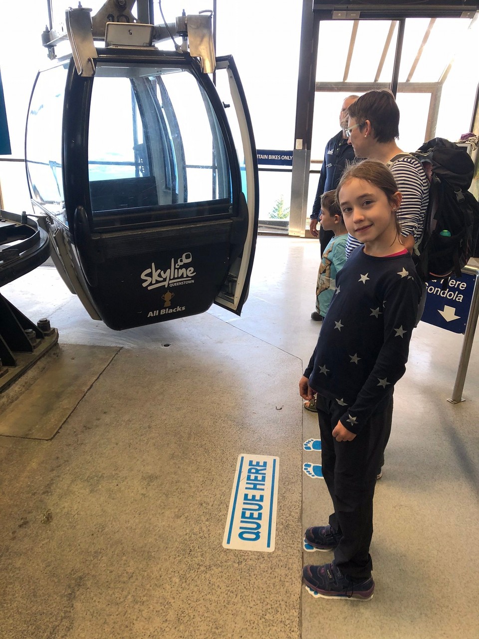 Neuseeland - Queenstown - Wir erwischen die „all blacks“ Kabine.