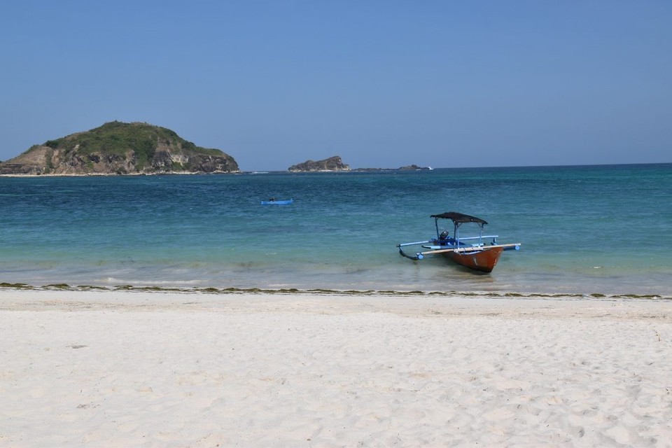 Indonesien - Kabupaten Lombok Tengah - Hier waren wir dann erst einmal baden und haben den Rest des Nachmittags am Strand gechillt.