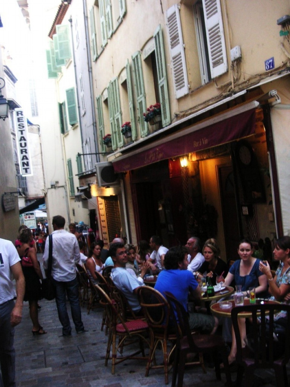 Frankreich - Cannes -  le Suquet  mit vielen netten kleinen Lokalen