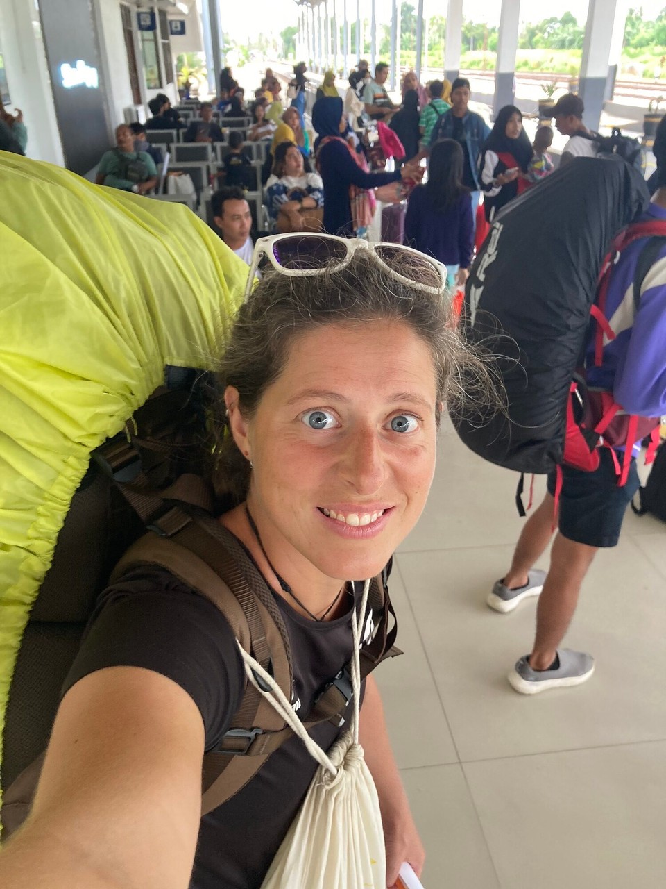 Indonesien - Banyuwangi - Letztes Verkehrsmittel für heute - der Zug - nachdem ich schon mit Scooter, Bus und Fähre gereist bin 😅