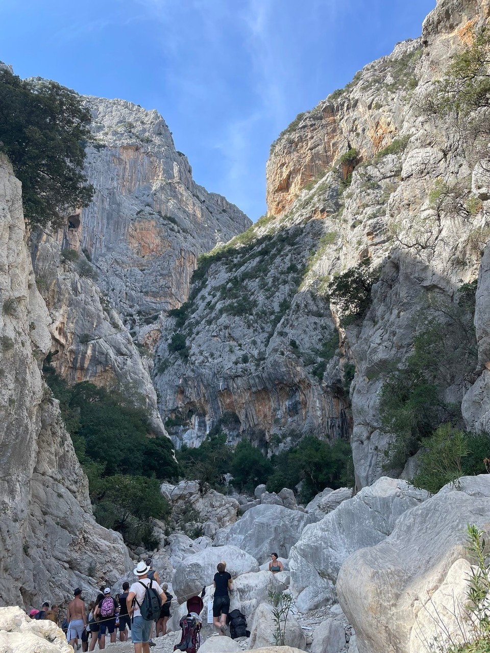 Italien - Dorgali - Rein geht’s in die Schlucht 