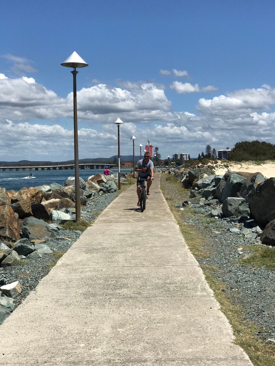  - Australia, Tuncurry, 21–43 Beach Street - Byoodiful bike ride 