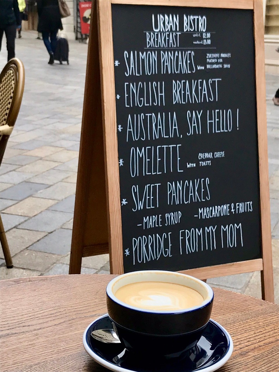 Slowakei - Pressburg - Kaffee am Mittag, vertreibt Kummer und Sorgen 