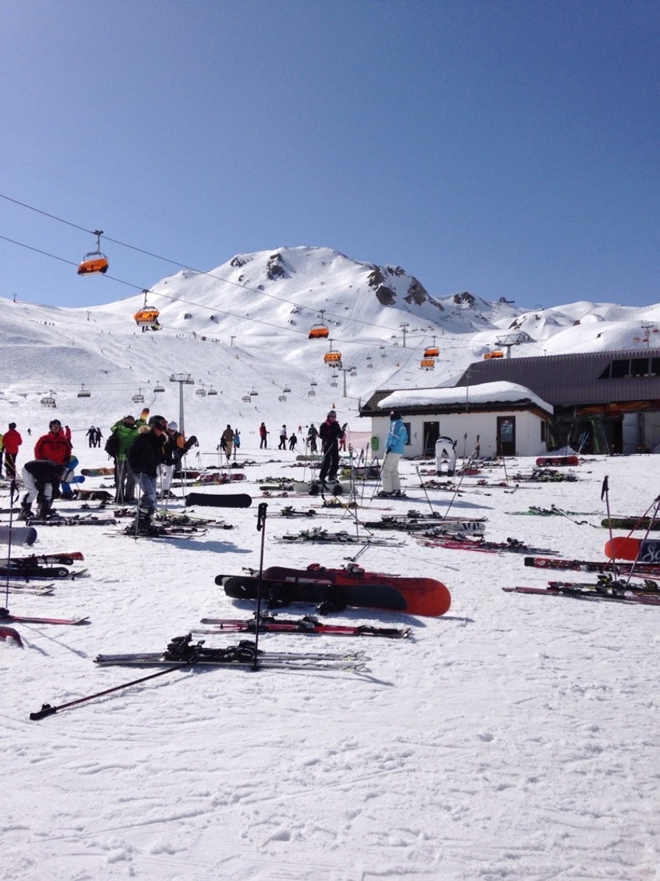 Österreich - Ischgl - Alptrida - die neuen 4er Sessellifte in orange und Solarwärme 
