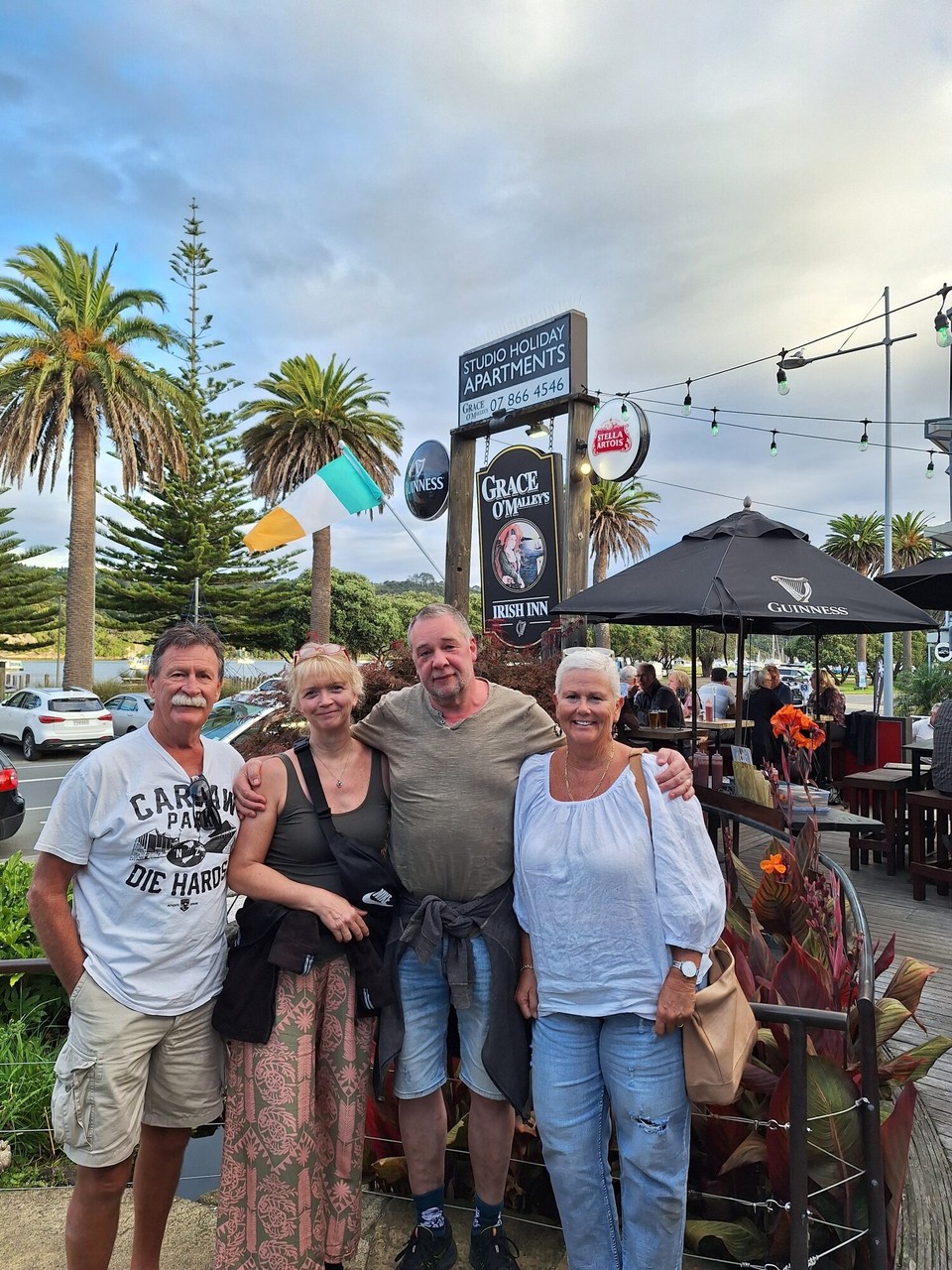 Neuseeland - Hot Water Beach - Rib's satt mit Tracy und Ray