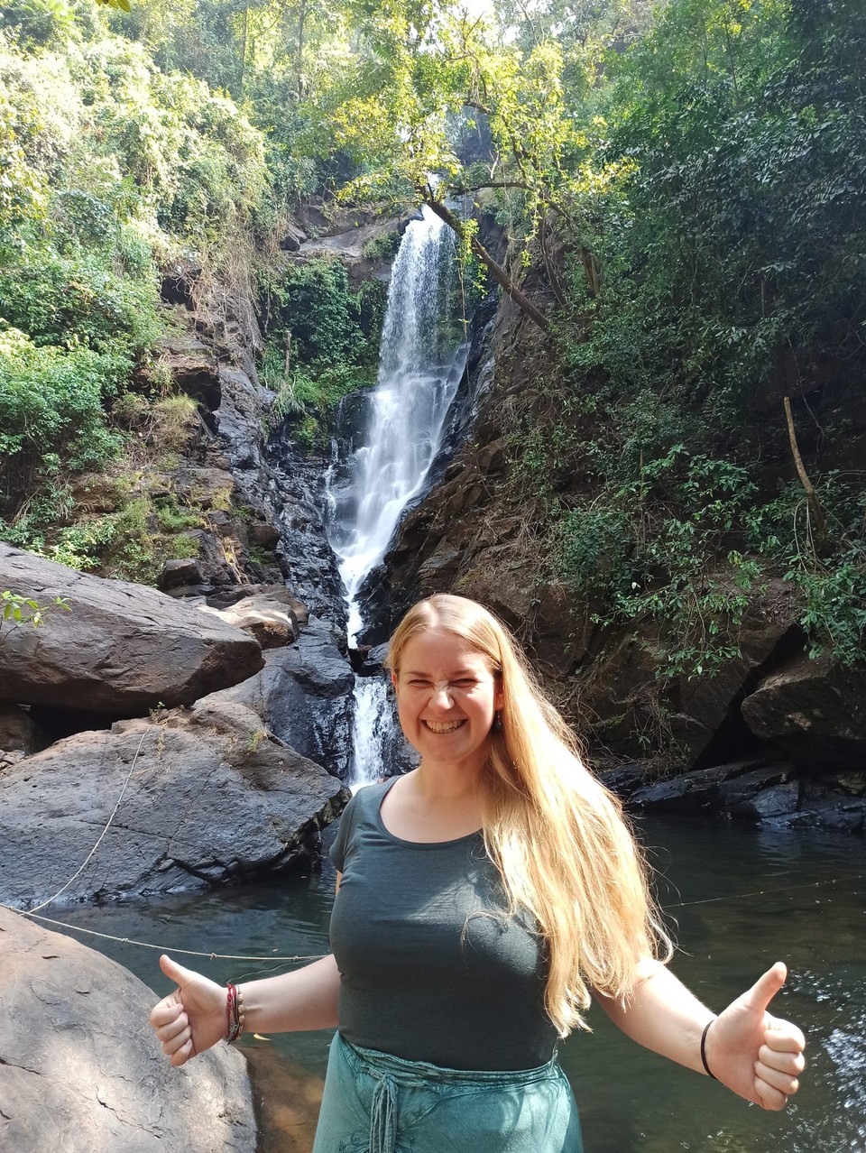 Indien - Agonda - SAVRI Wasserfall, sehr erfrischend! 