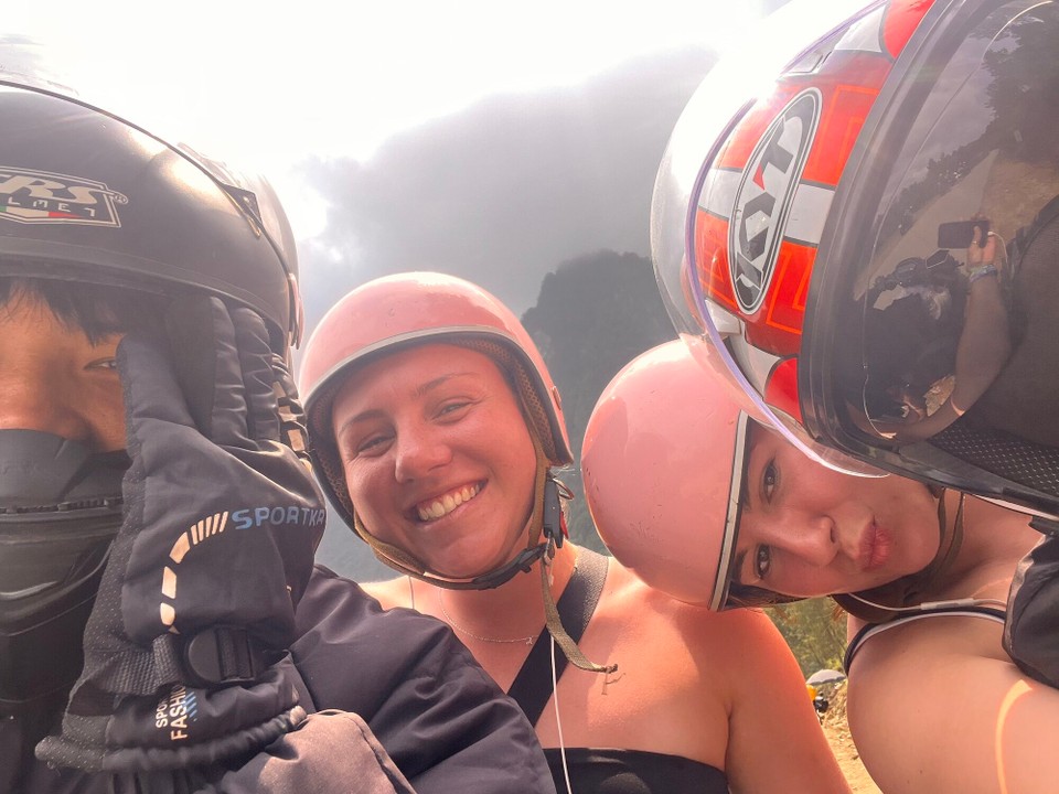 Vietnam - Ha Giang - Last selfie with our boys :( 