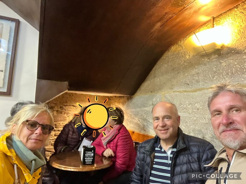 Spanien - A Coruña - Angekommen in Santiago de Compostela. Erstmal ein Käffchen
