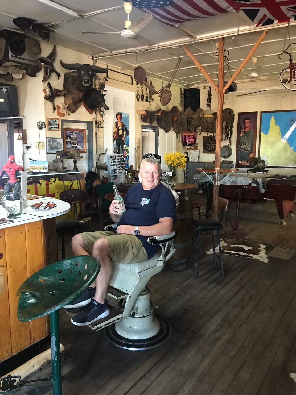 Australia - Toll - Inside the pub 