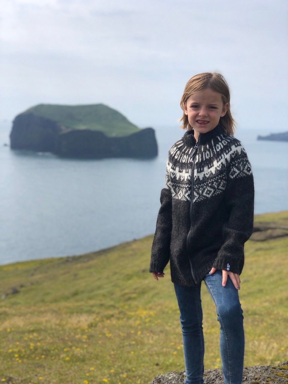 Island - Vestmannaeyjar - So süss mit dieser Isländerjacke…