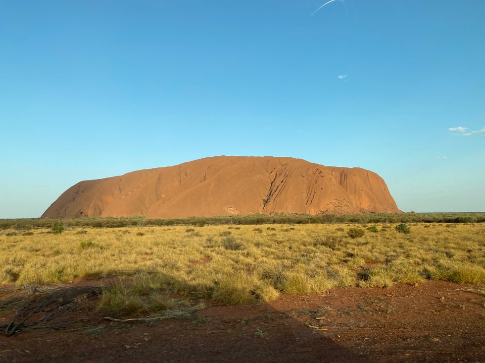 Australien - Mutitjulu - der Uiuru / Ayers Rock in der Abendsonne 
