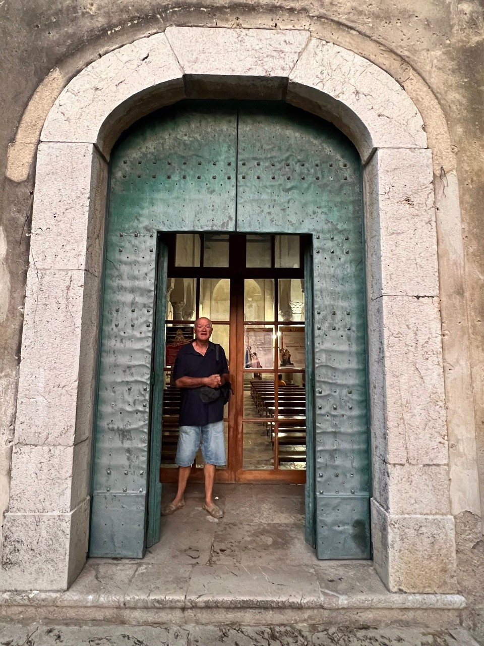 Italien - Capaccio - Eine kleine Kirche im Ort selbst