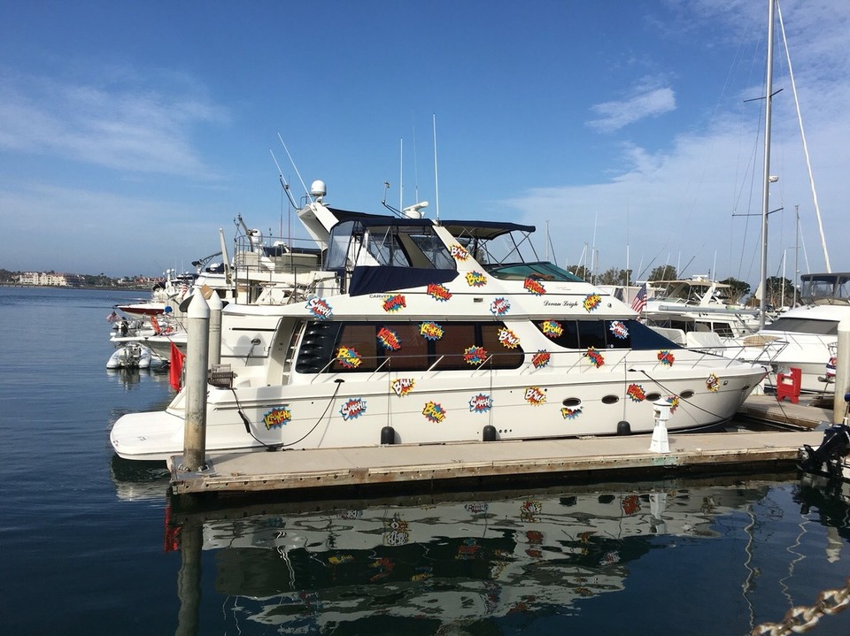 Vereinigte Staaten - San Diego - Selbst im Hafen passt man sich den Events der Stadt an 