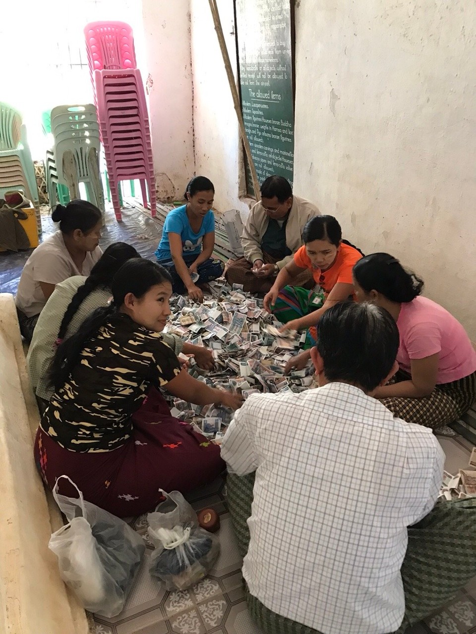 Myanmar (Burma) -  - Counting the lugga 