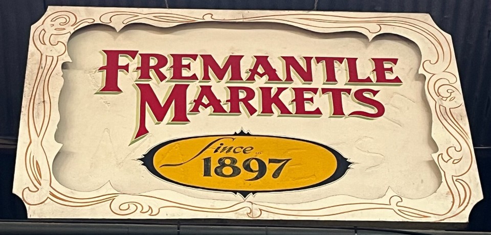 Australien - Fremantle - Heute sind wir dank des Jetlags früh in unseren ersten „richtigen“ Urlaubstag gestartet und mit dem Zug nach Fremantle gefahren.