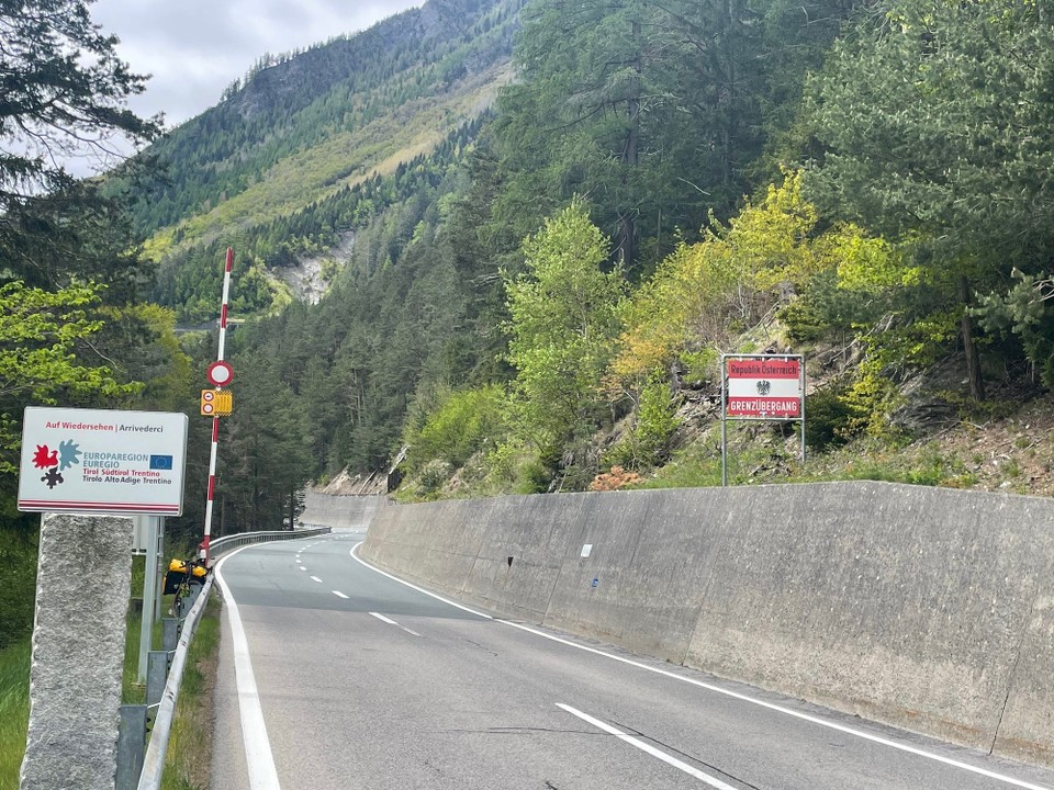 Österreich -  - Es ist nicht mehr weit bis zum heutigen, ersten Zwischenziel.
