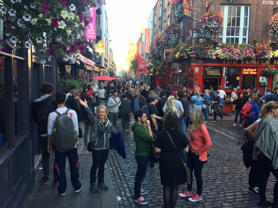  - Ireland, Dublin - Dublin Centre is always busy. Evenings are jumping with activity and live bands in every pub. 