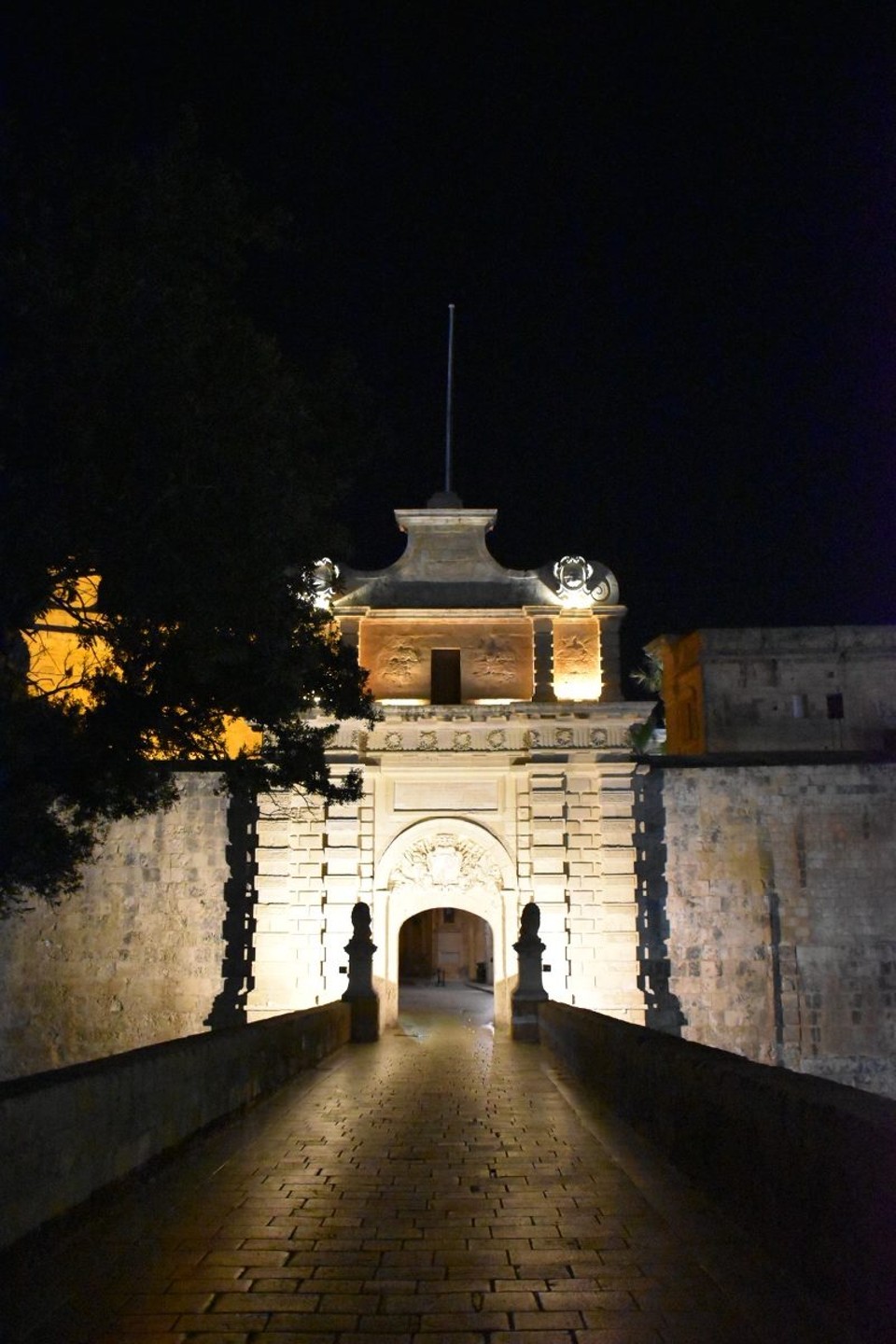 Malta - Rabat - Das Stadttor von Mdina wird in der ersten Staffel von „Game of Thrones“ als Stadttor der Hauptstadt Königsmund verwendet.