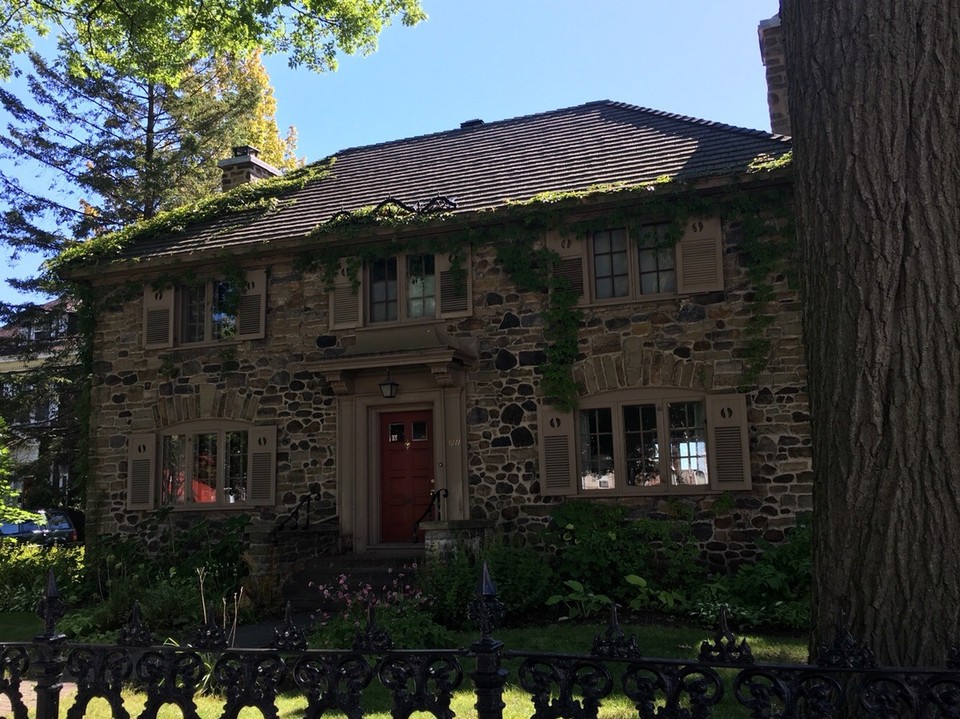 Canada - Trois-Rivières - Typisch französische Bauweise - in Quebec könnt ihr den direkten Unterschied zwischen Französisch und Englisch ein bisschen besser erkennen