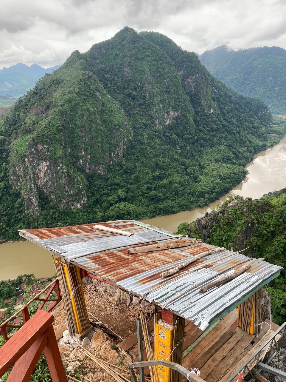 Laos - Ngoi - 