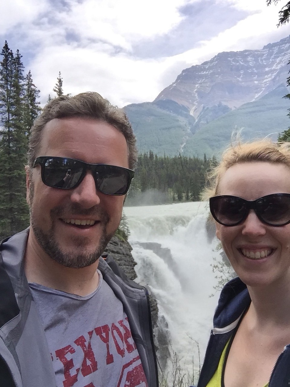 Canada - Jasper to Athabasca Glacier - Athabasca Falls