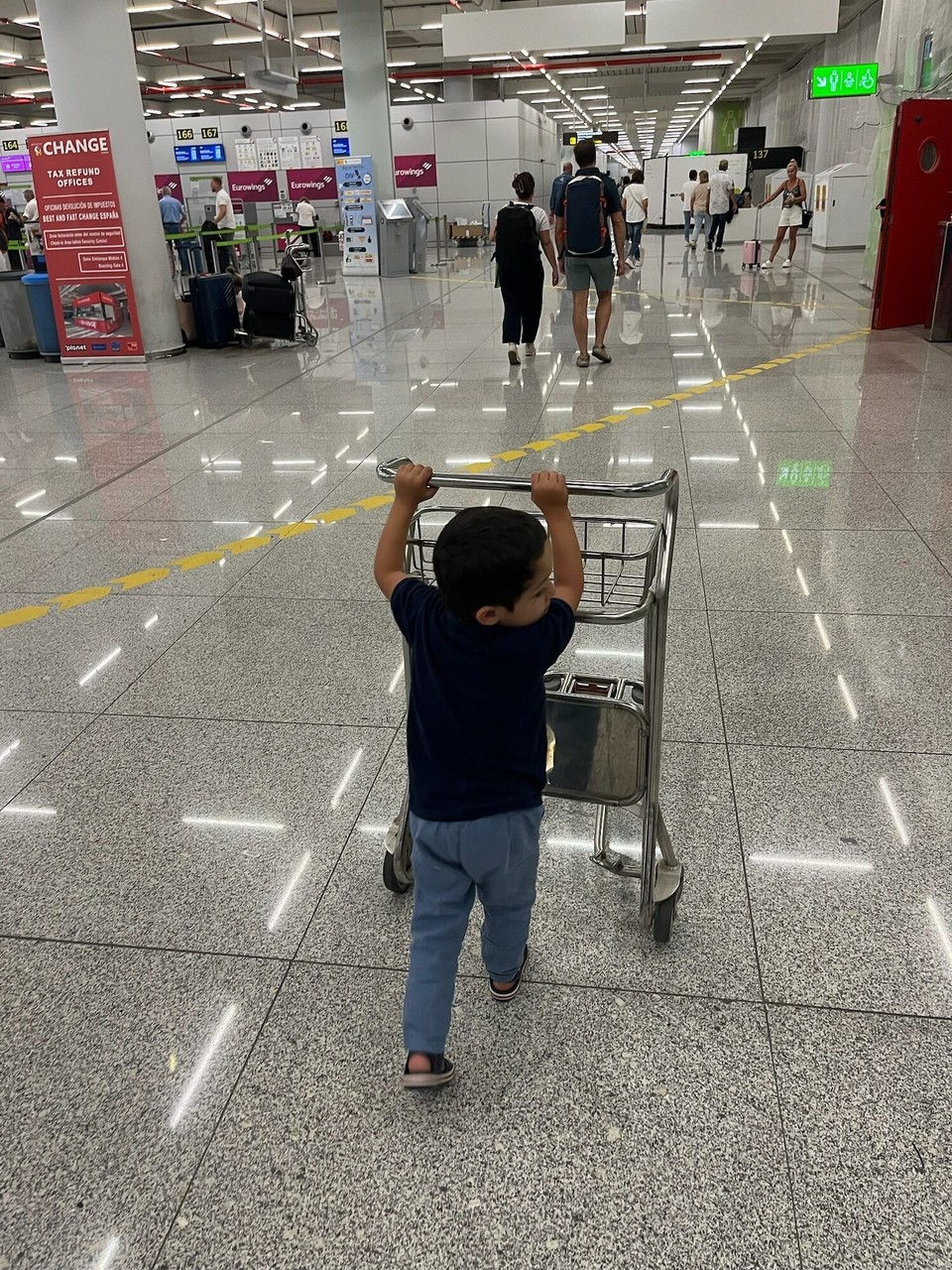 Niederlande - Flughafen Amsterdam Schiphol - Dann war der Urlaub auch schon wieder vorbei und es ging nach Hause.