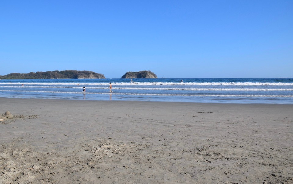 Costa Rica - Nicoya - Das Wasser ca. 25 Grad. Also nichts wie rein.