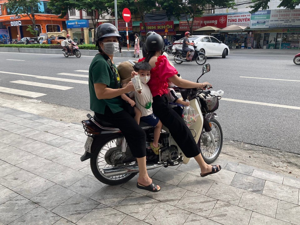 Vietnam - Ninh Bình - Familienkutsche 🤭 (endlich hab ich die Kamera mal griffbereit!)