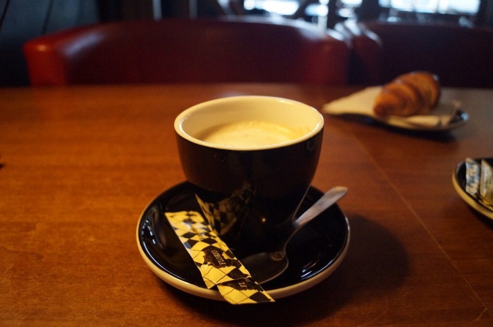 Frankreich - Honfleur - Cafe Latte war gut.