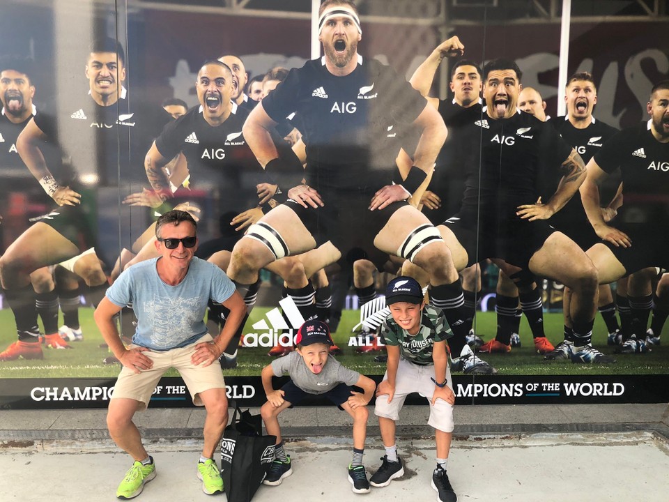 Neuseeland - Auckland - Vor dem All Blacks Fanshop