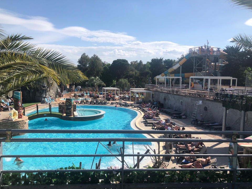 Frankreich - Le Barcarès - Und das riesige Schwimmbad!