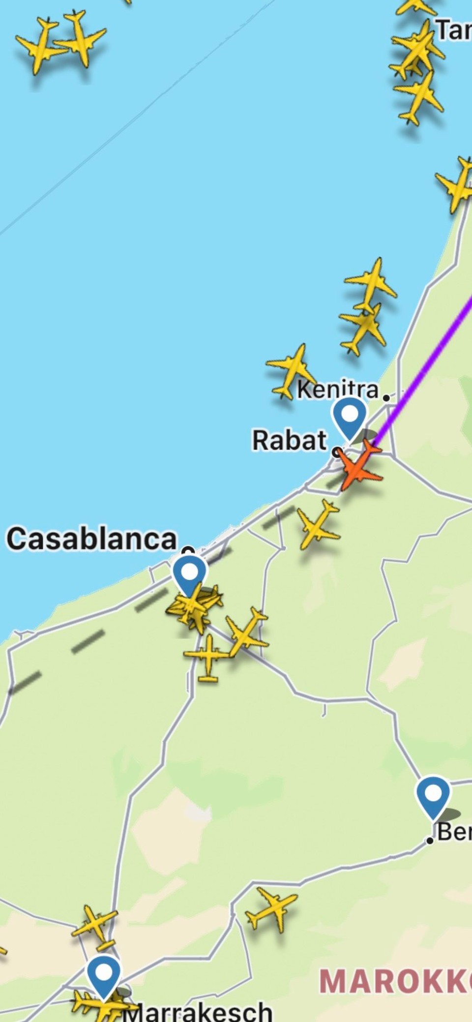 Portugal - Funchal - Und Bekannte, mit denen ich mich auf Teneriffa treffen werde überfliegen derweil Marokko