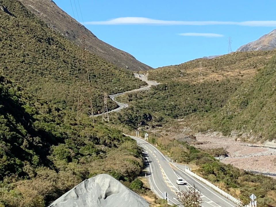 Neuseeland - Arthur’s Pass - windet sich auf 920m