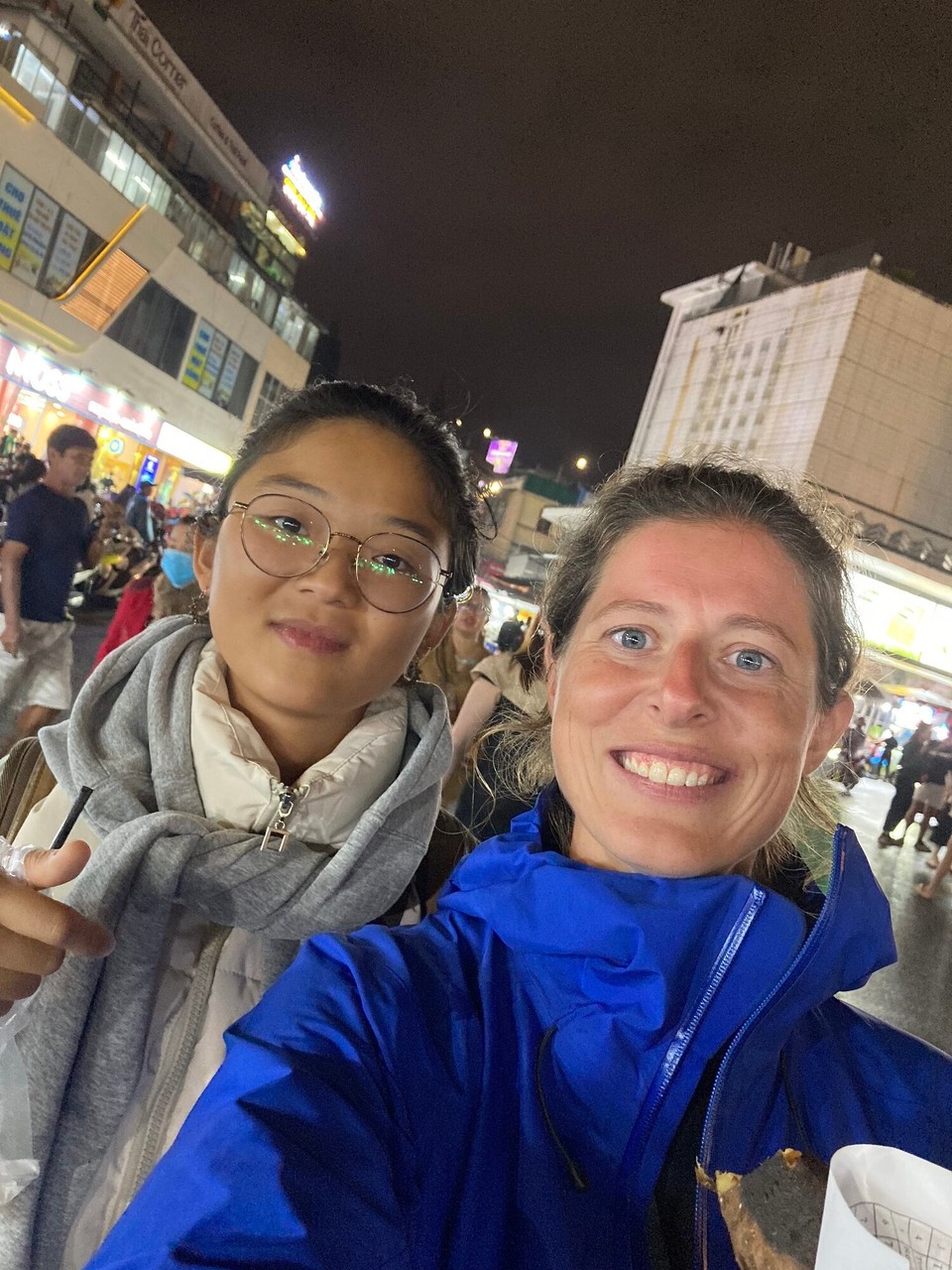 Vietnam - Da Lat - Night Market mit Coni (Taiwan)