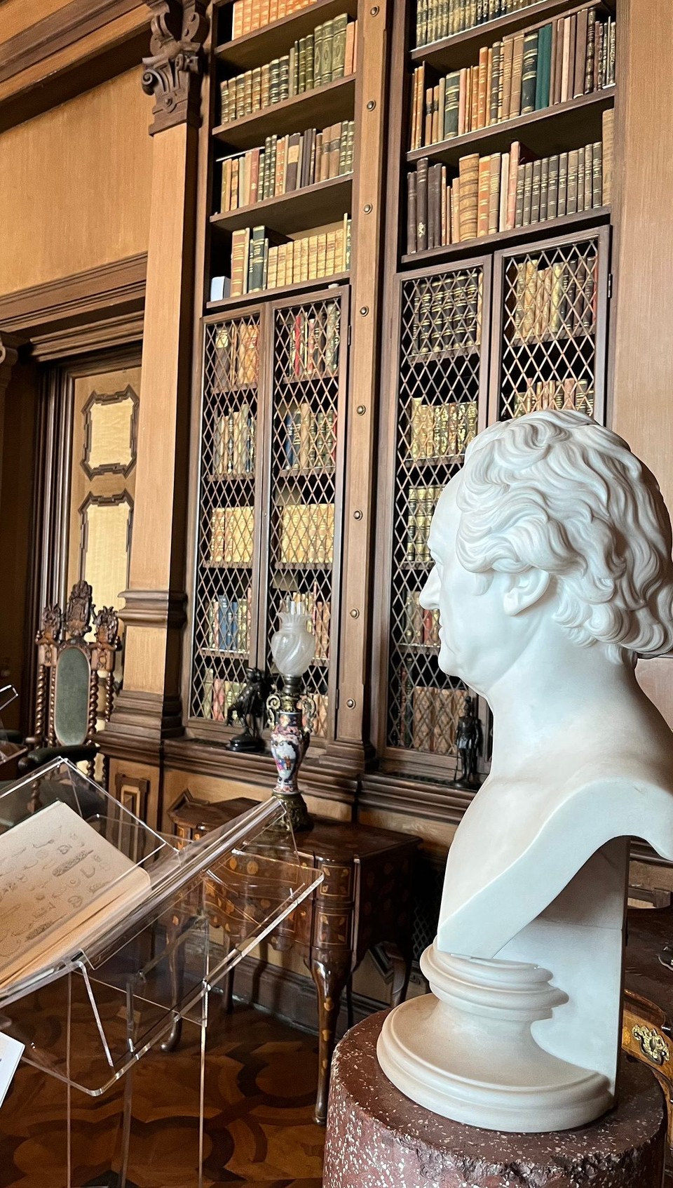 Italien - Triest - Bibliothek Schloss Miramar