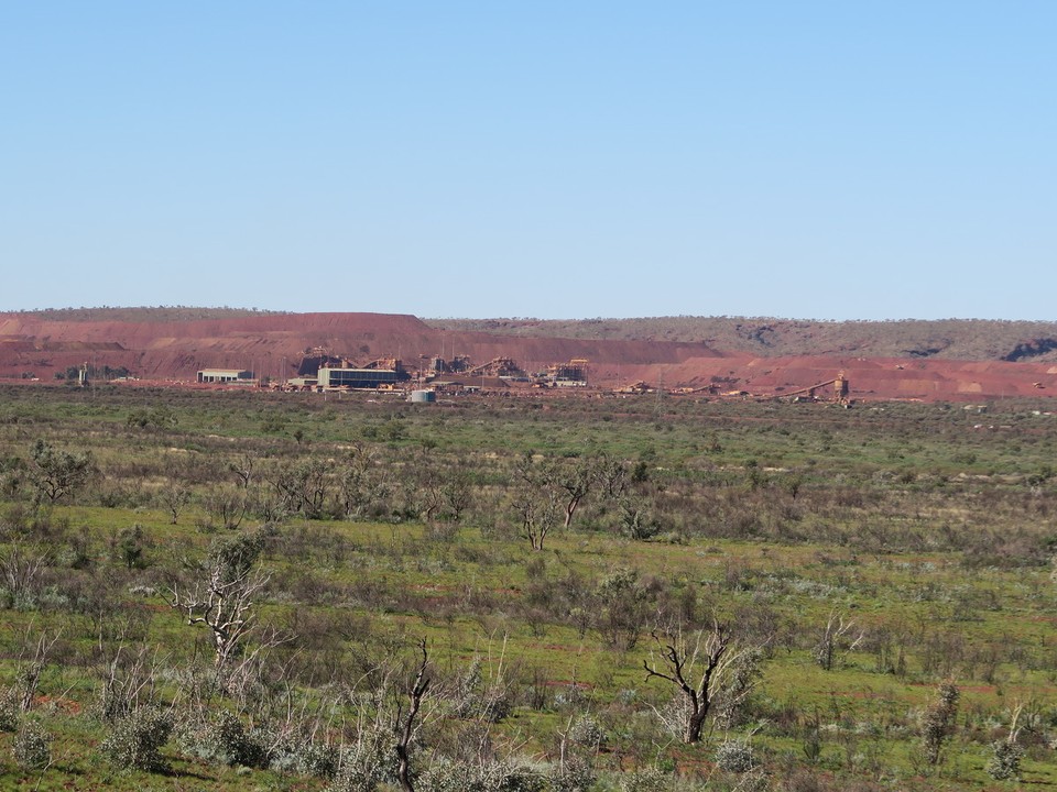 Australia - Karijini - Vue sur la mine de minerais...oui juste a côté du parc national...