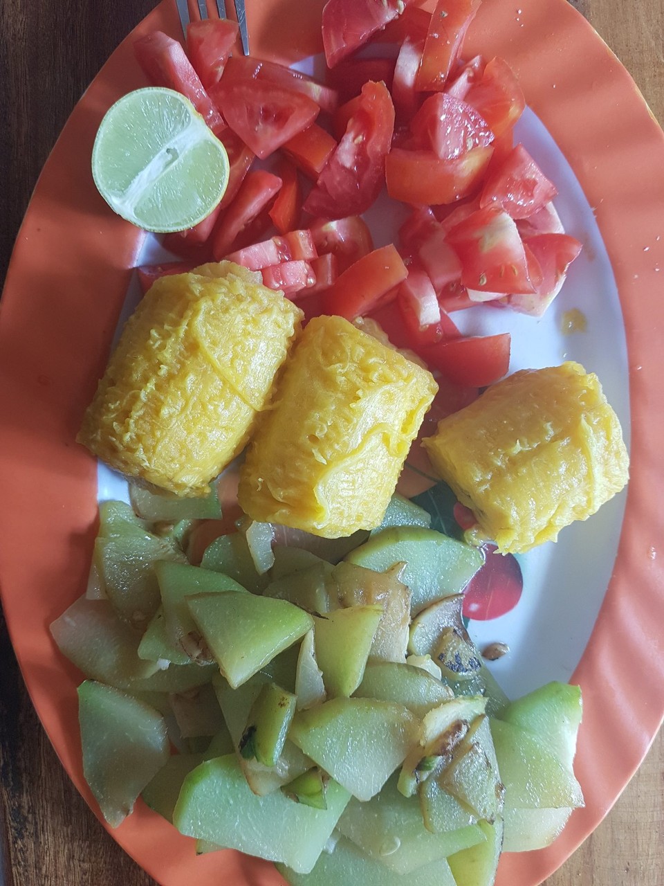 Nicaragua - El Tránsito - Chaya, platano y tomate