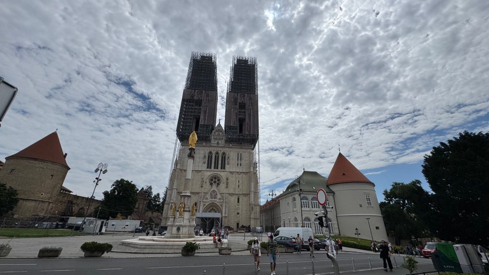 Slowenien - Ljubljana - Die Kathedrale von Zagreb mit ihren markanten Zwillingstürmen war leider eingerüstet und so konnte wir nicht viel sehen.