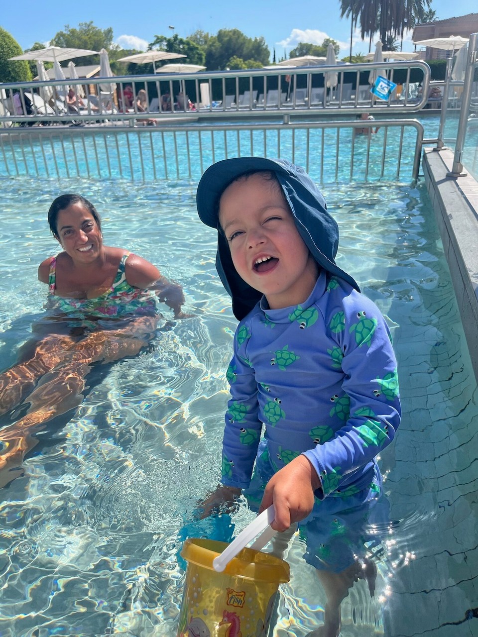 Spanien - Port d'Alcúdia - Und hat es dann auch sichtlich genossen im Pool zu spielen.