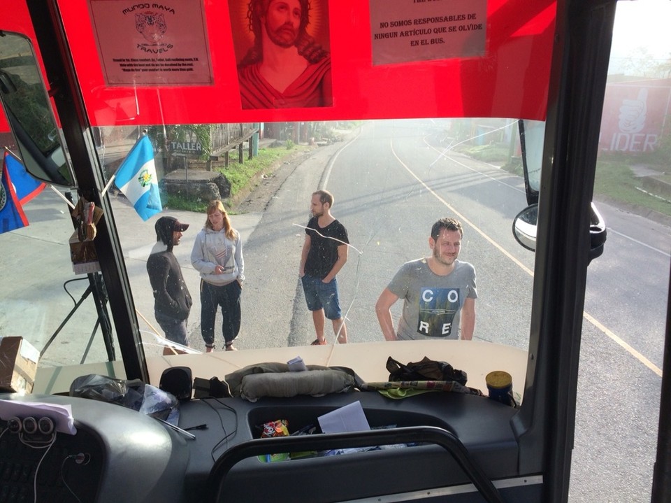 Belize - Caye Caulker - Wir waren die einzigen, die vor der Grenze nach Belize noch übrig waren! selbst der Busfahrer war auf einmal weg... wir wissen bis heute nicht, wo alle waren!