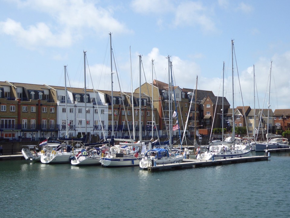 United Kingdom - Eastbourne - Observing the visitors’ pontoons, the two British boats are covered in drying washing, the German boat has lots of bunting and flags, and the Dutch boats are immaculate. Avalon is also the smallest! 