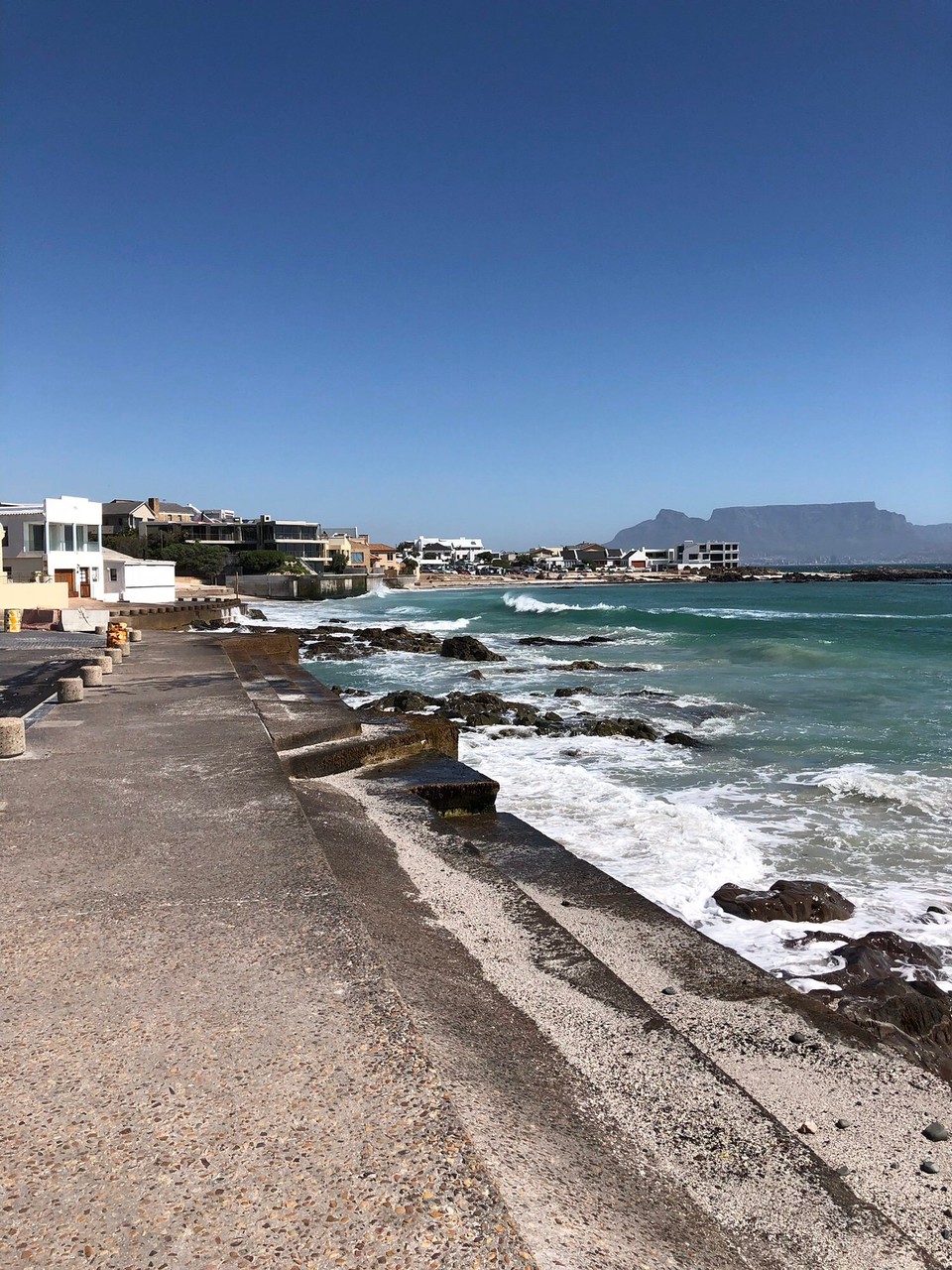 Südafrika - Blouberg - Kleinere Welle