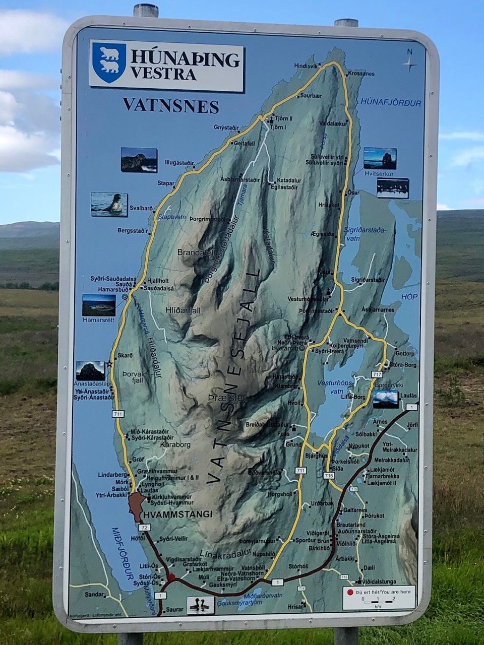 Island - Húnaþing vestra - Hier beginnt unser Besuch der Halbinsel Vatnsnes. Wir sind schon auf der 72 und der Verkehr lässt schon wieder nach. Auf Vatnsnes lässt sich viel entdecken: Seehundkolonien, tolle Felsen und vieles mehr.